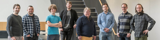 Die Mitglieder der Arbeitsgruppe für Computational Intelligence im Foyer des Gebäude OH12